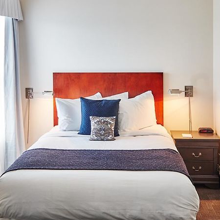 Park Centre & Hotel Sherwood Park Room photo