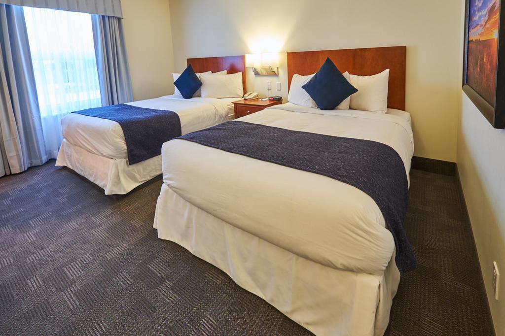 Park Centre & Hotel Sherwood Park Room photo